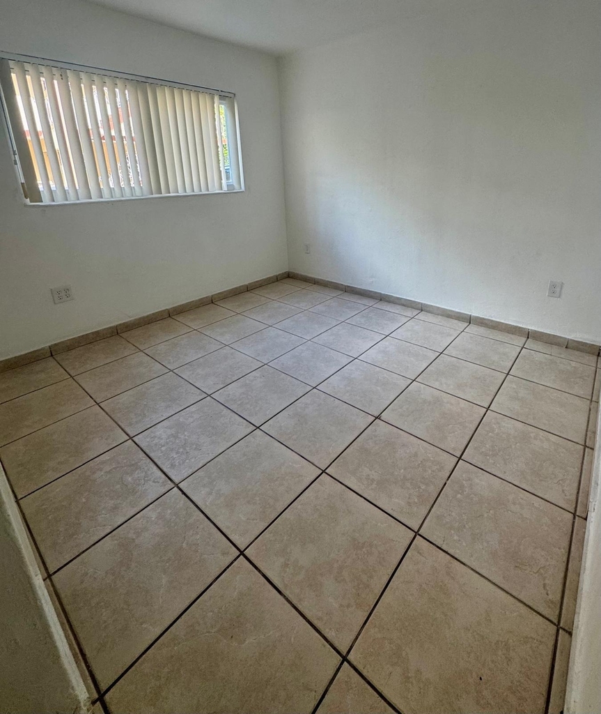 2441 Nw 13th Street - Photo 6