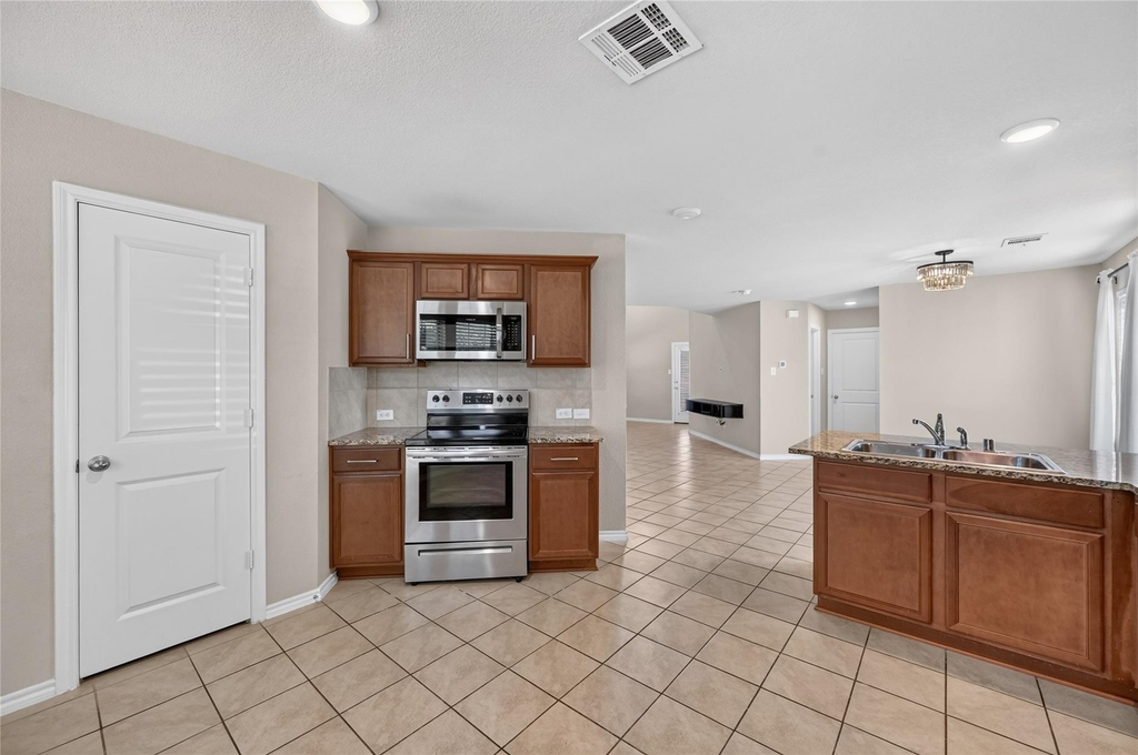 1518 Illinois Avenue - Photo 7