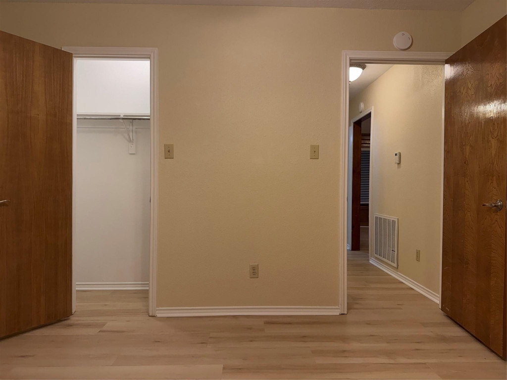 1058 E Jefferson Street - Photo 8