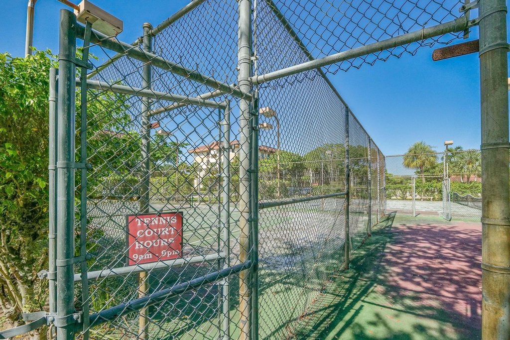 5570 Nw 44th Street - Photo 27