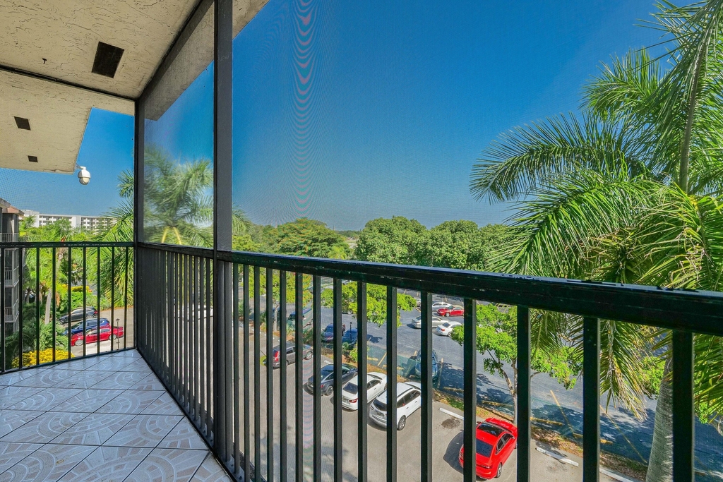 5570 Nw 44th Street - Photo 1