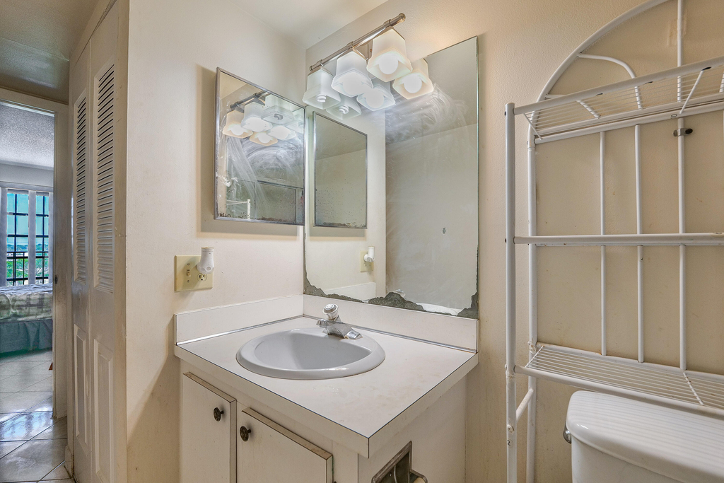 5570 Nw 44th Street - Photo 13