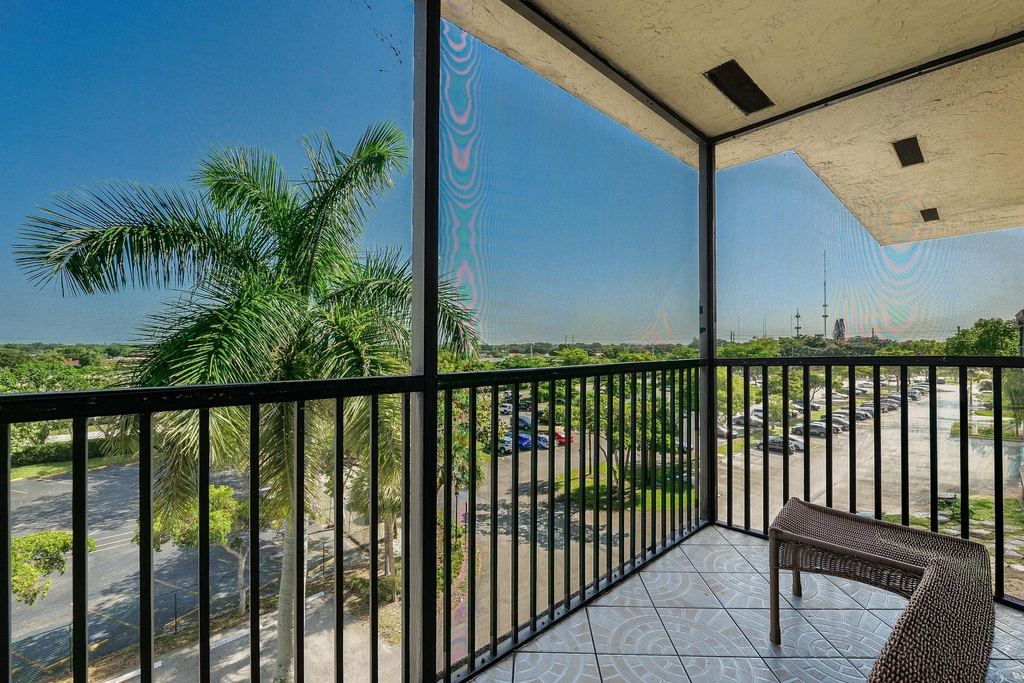 5570 Nw 44th Street - Photo 0