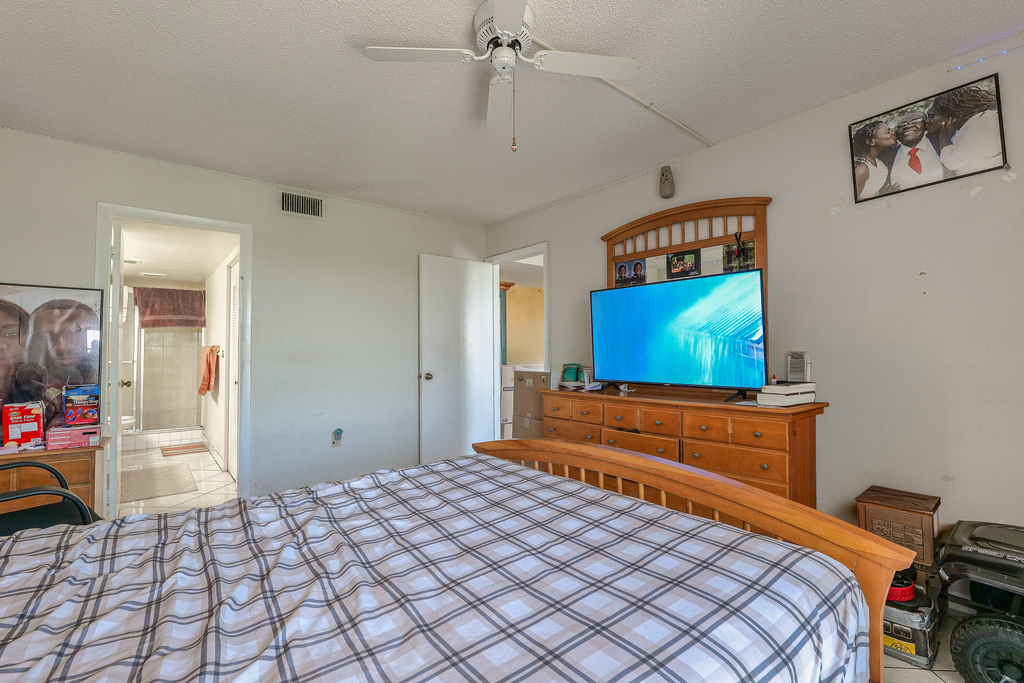 5570 Nw 44th Street - Photo 15