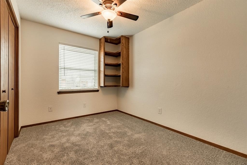 722 W Perry Drive - Photo 5
