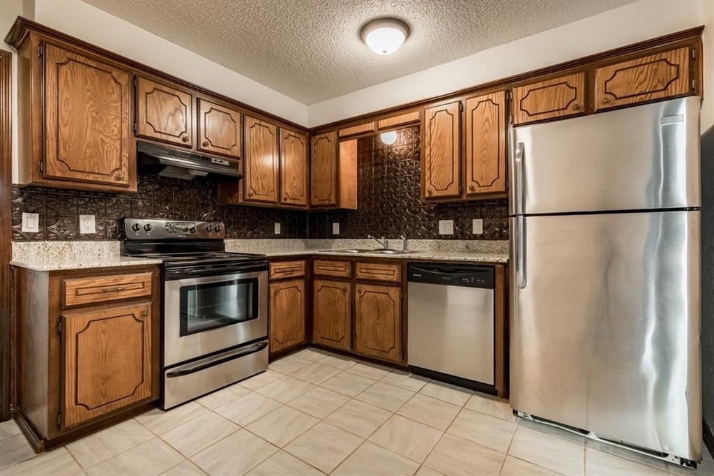 722 W Perry Drive - Photo 2