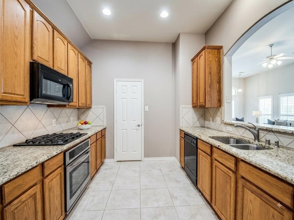 7537 Glasshouse Walk - Photo 7
