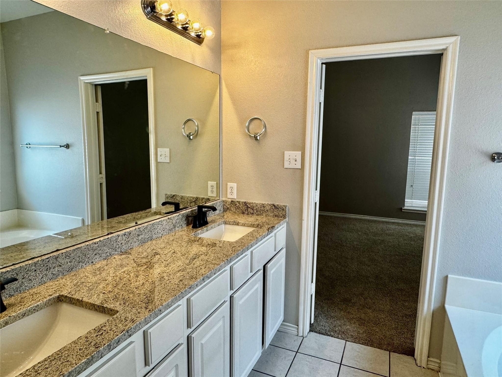 7537 Glasshouse Walk - Photo 3