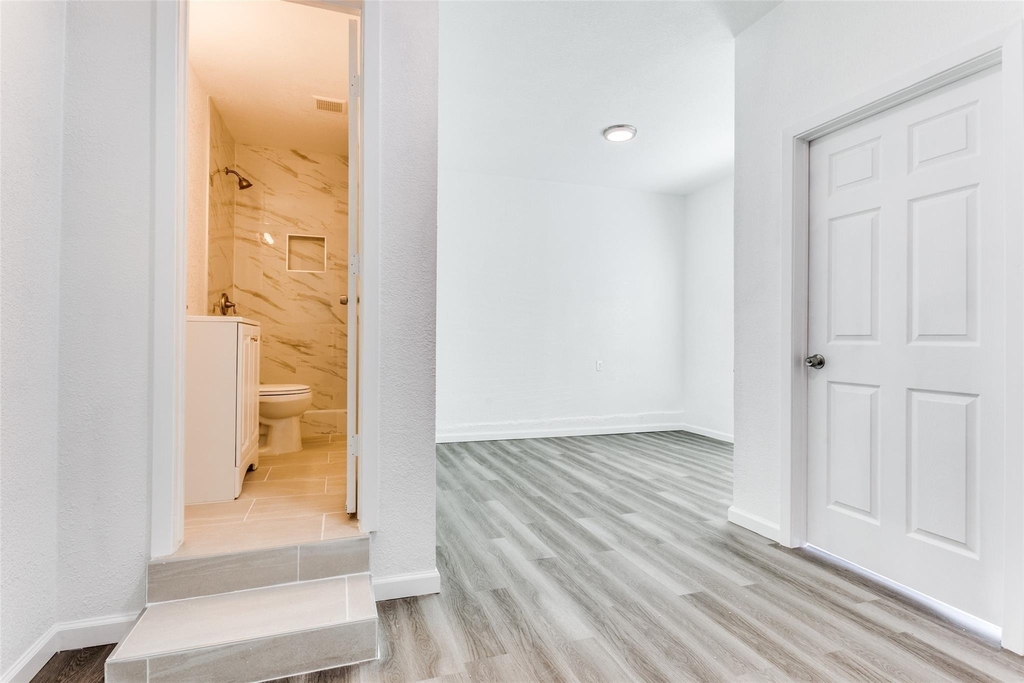 1606 W Shore Drive - Photo 13