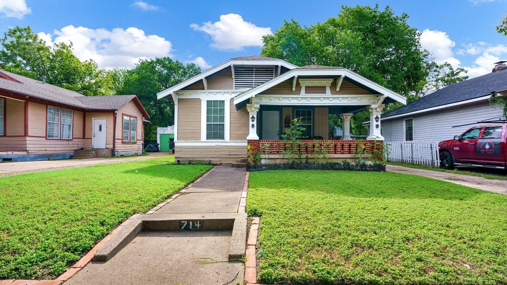 714 S Winnetka Avenue - Photo 1