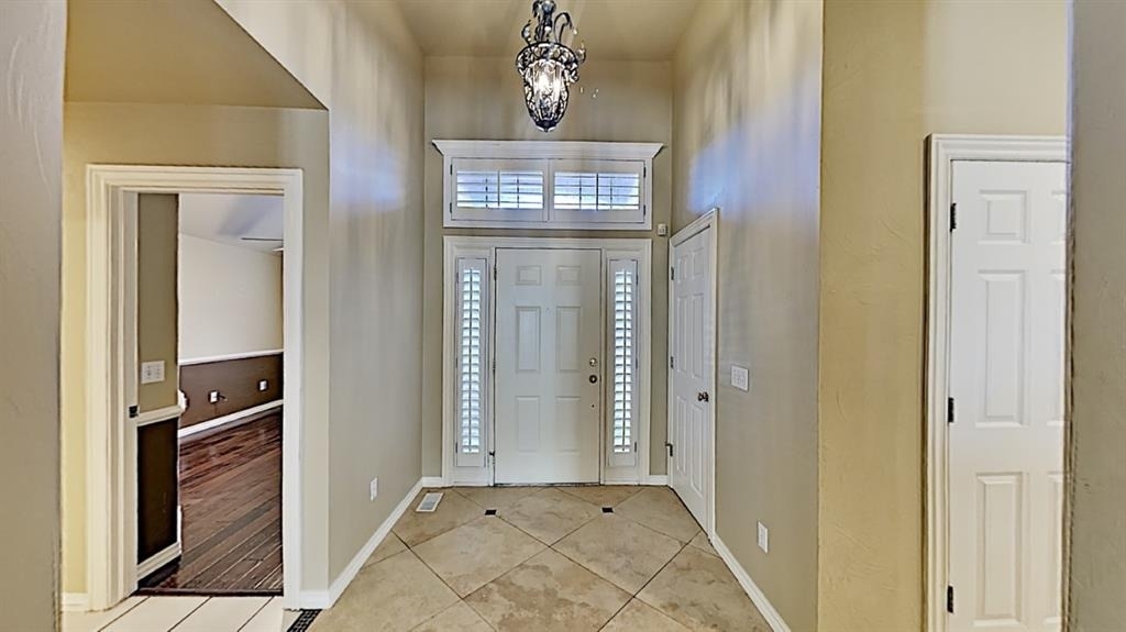 6808 Sandlewood Drive - Photo 2