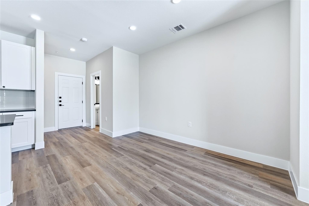 2906 Woodland Street - Photo 13
