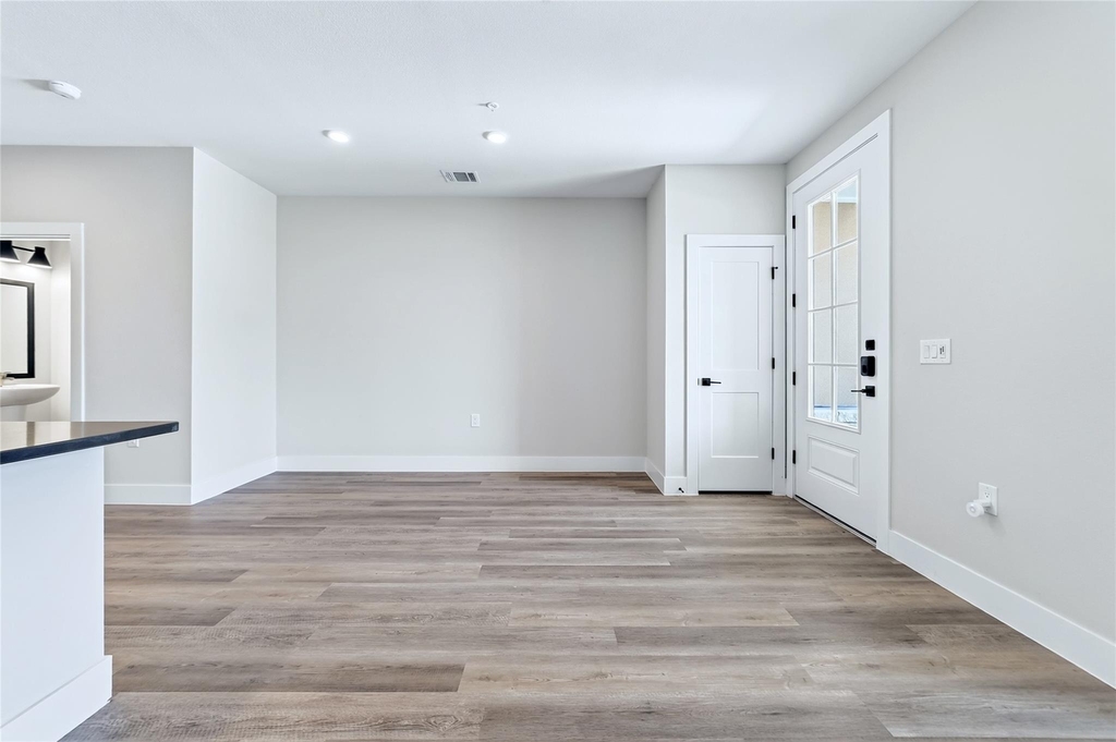 2906 Woodland Street - Photo 12