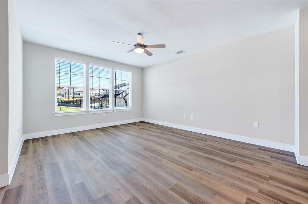2906 Woodland Street - Photo 8
