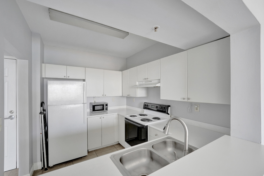 3020 Ne 32nd Avenue - Photo 12
