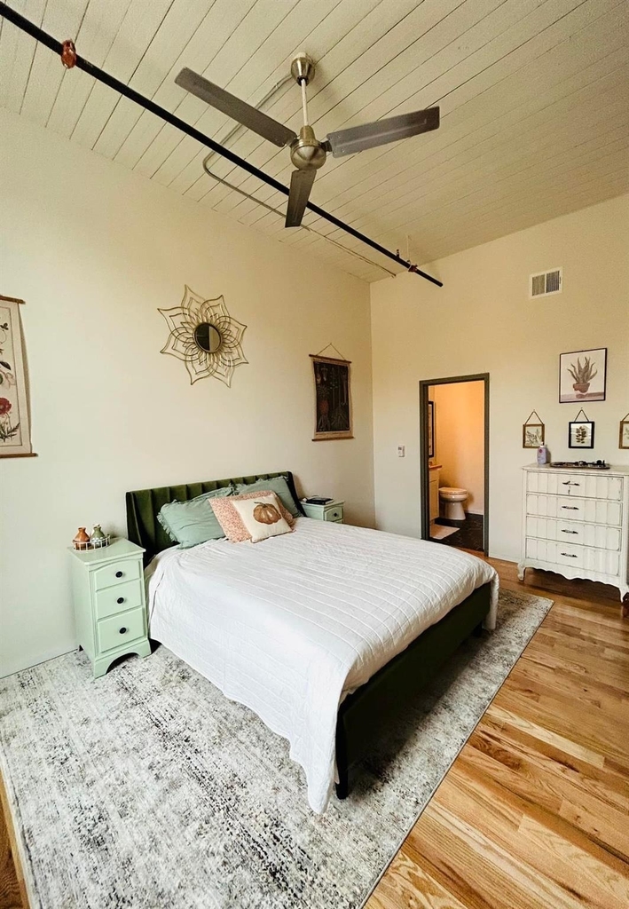 201 Chambers Street - Photo 2