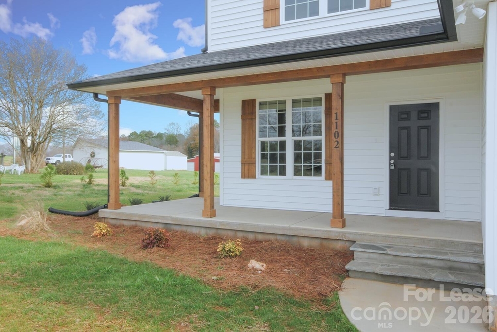 1090 Startown Road - Photo 2