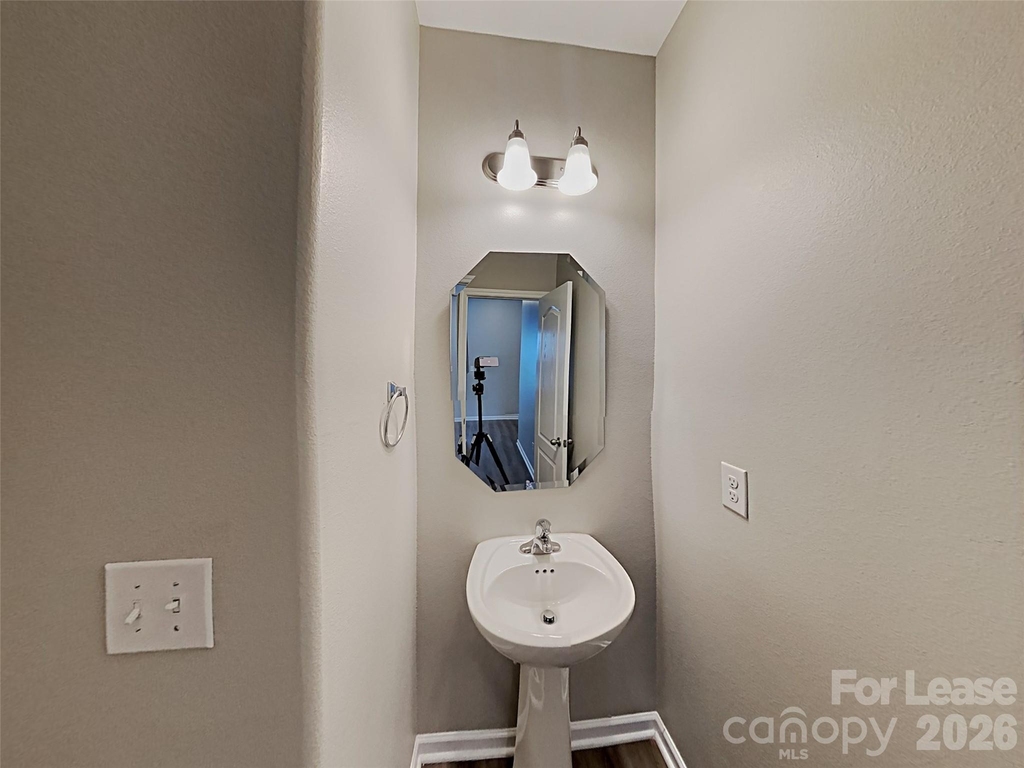 1372 Waylon Avenue - Photo 23
