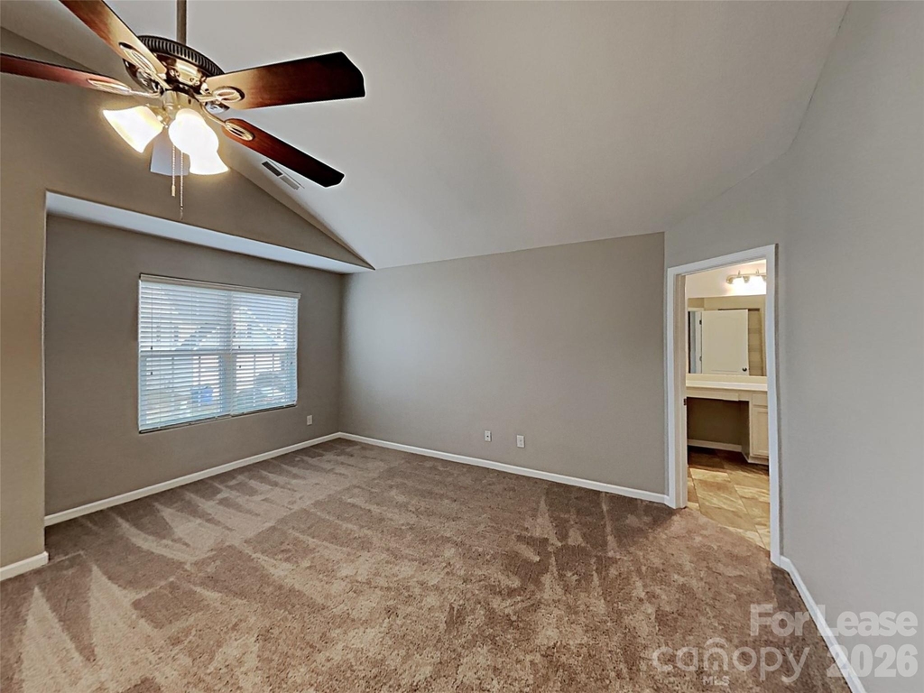 1372 Waylon Avenue - Photo 9