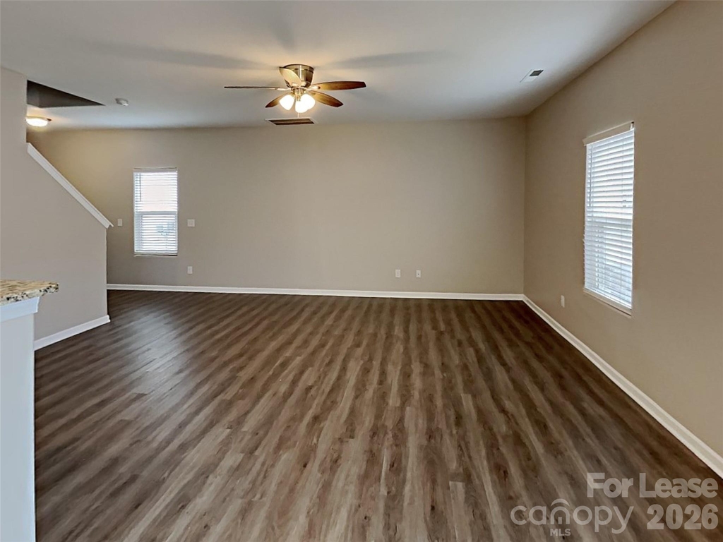 1372 Waylon Avenue - Photo 8