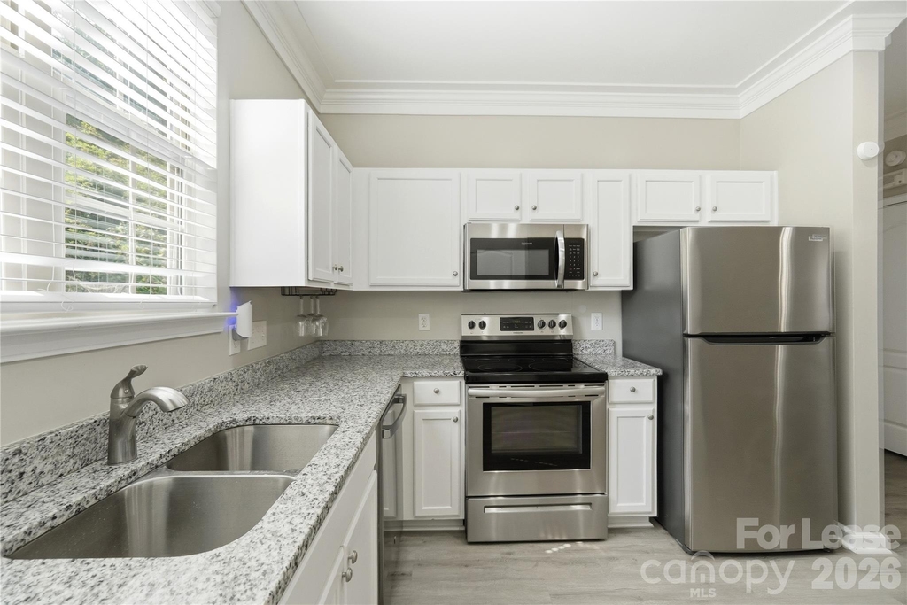 7329 Michaels Landing Drive - Photo 8
