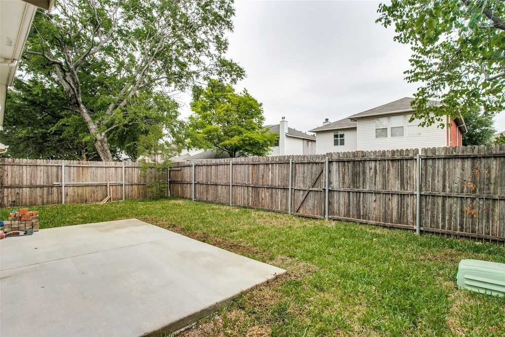 2103 Amherst Drive - Photo 15