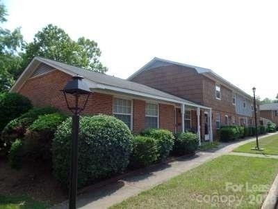 505 Warren Street W - Photo 1