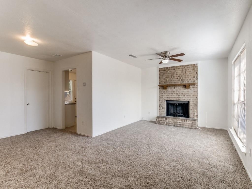 2321 Colonial - Photo 3