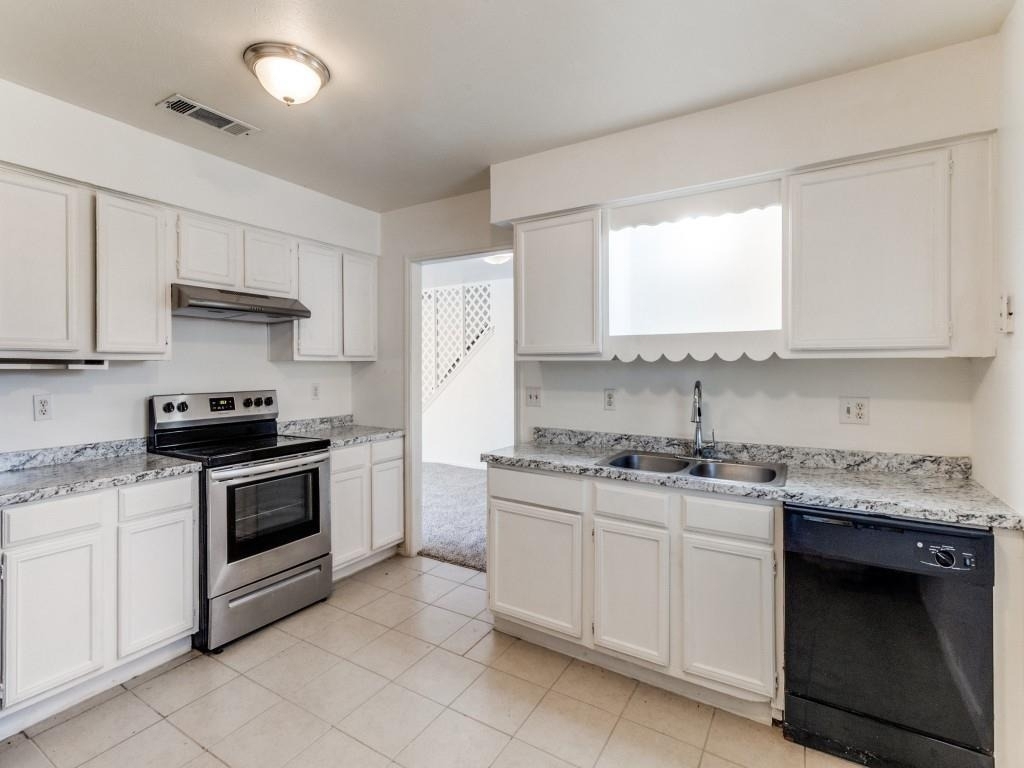 2321 Colonial - Photo 9