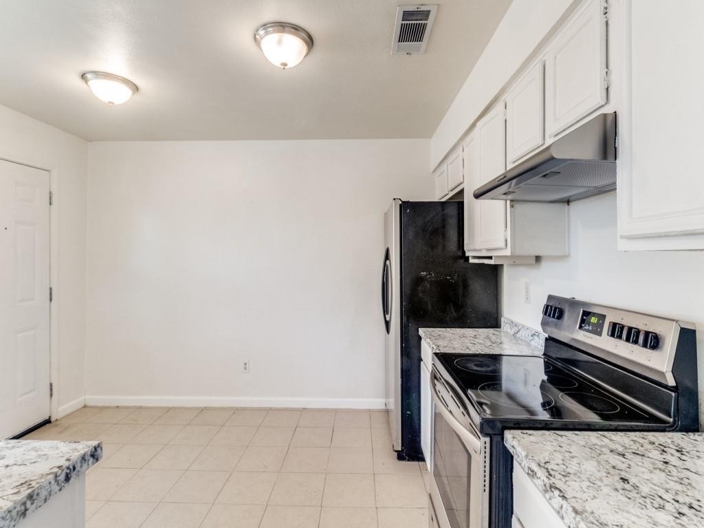 2321 Colonial - Photo 8
