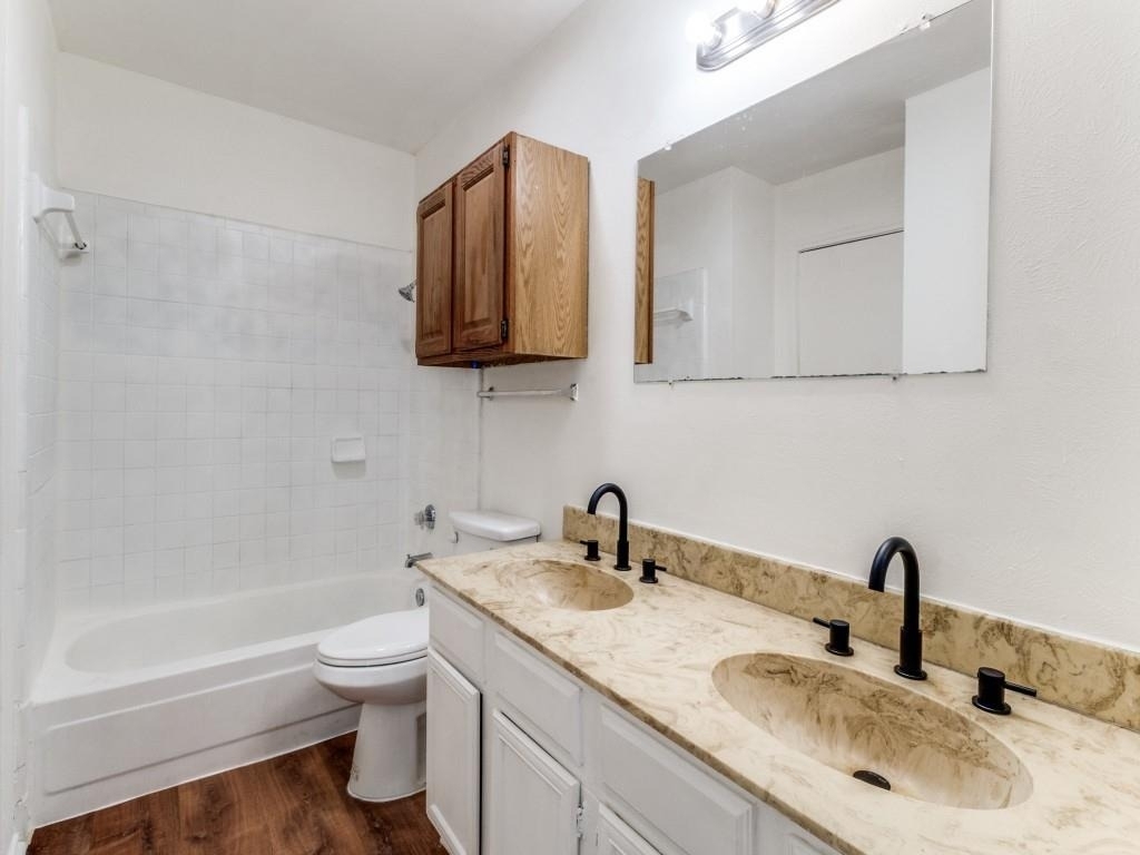 2321 Colonial - Photo 17