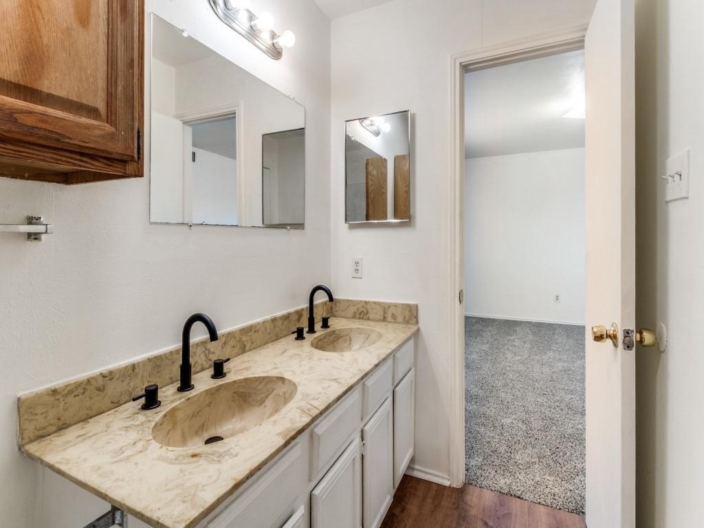 2321 Colonial - Photo 18