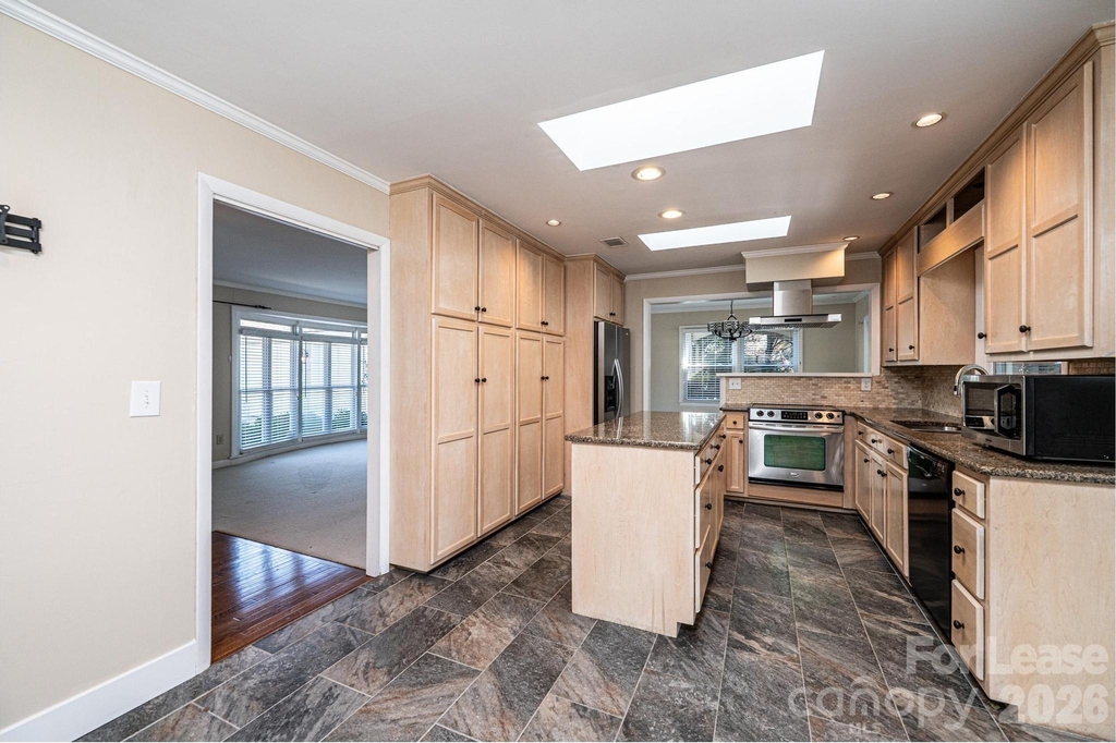 2035 2nd Street Nw - Photo 17