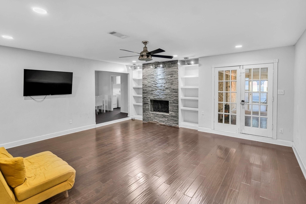 1400 Moss Rose Circle - Photo 13