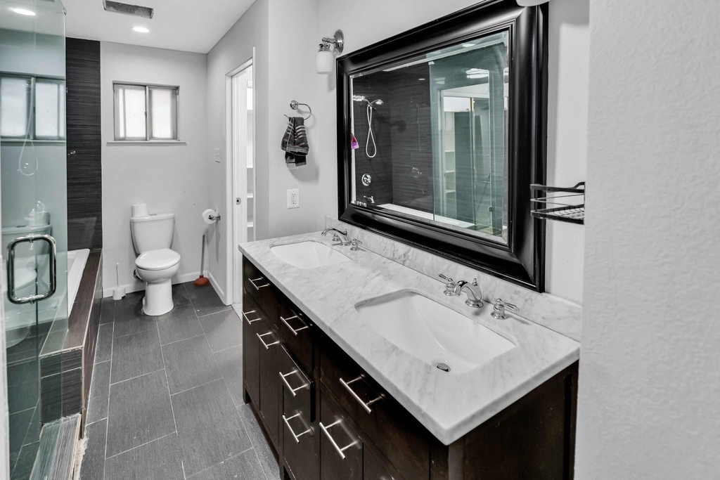 1400 Moss Rose Circle - Photo 26
