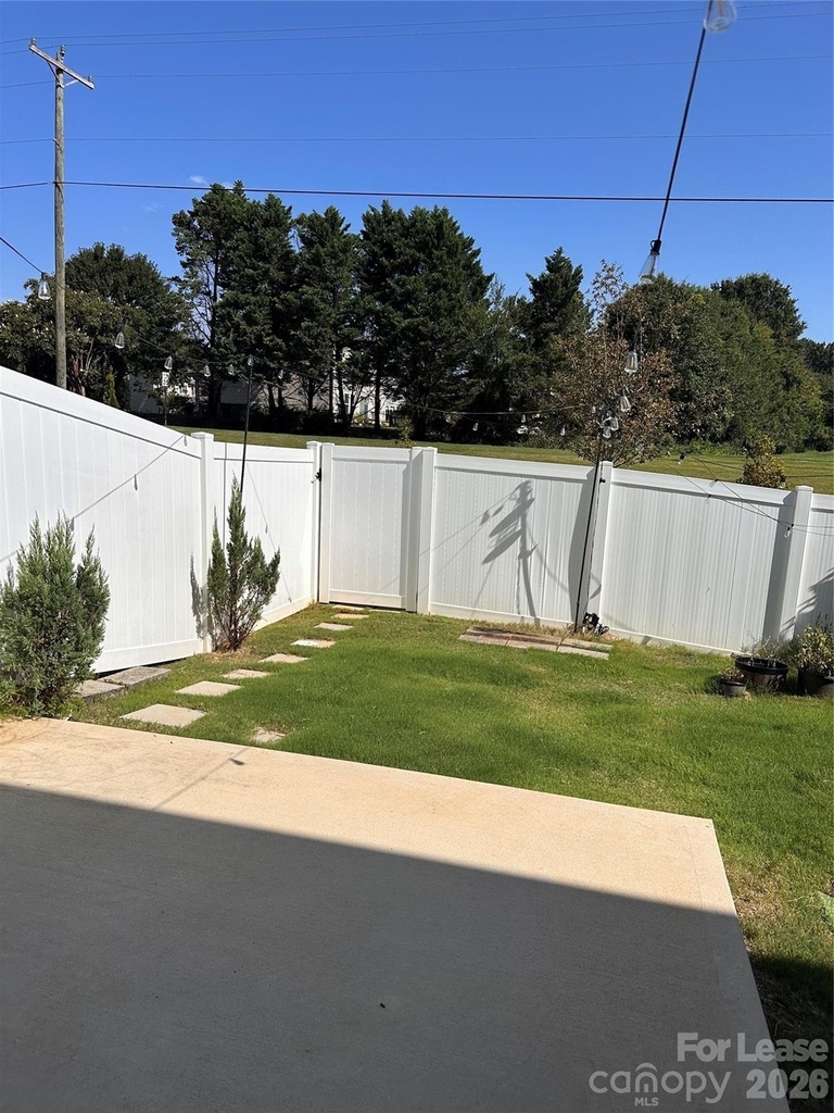12828 Canton Side Avenue - Photo 22