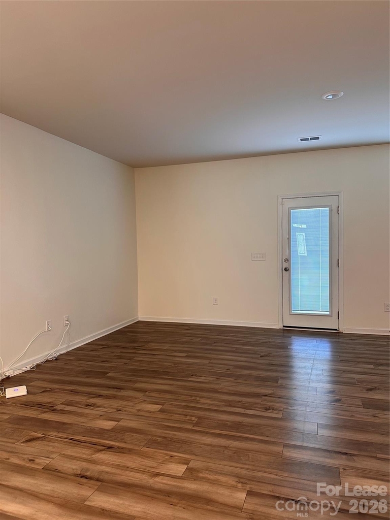 12828 Canton Side Avenue - Photo 7