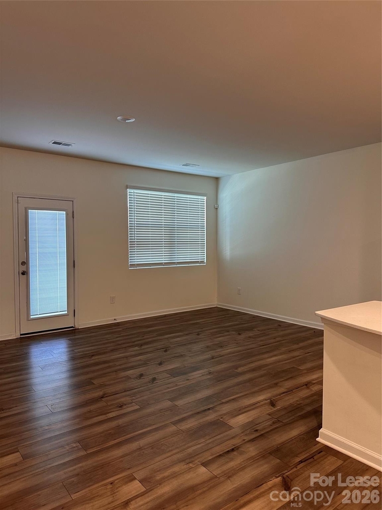 12828 Canton Side Avenue - Photo 6