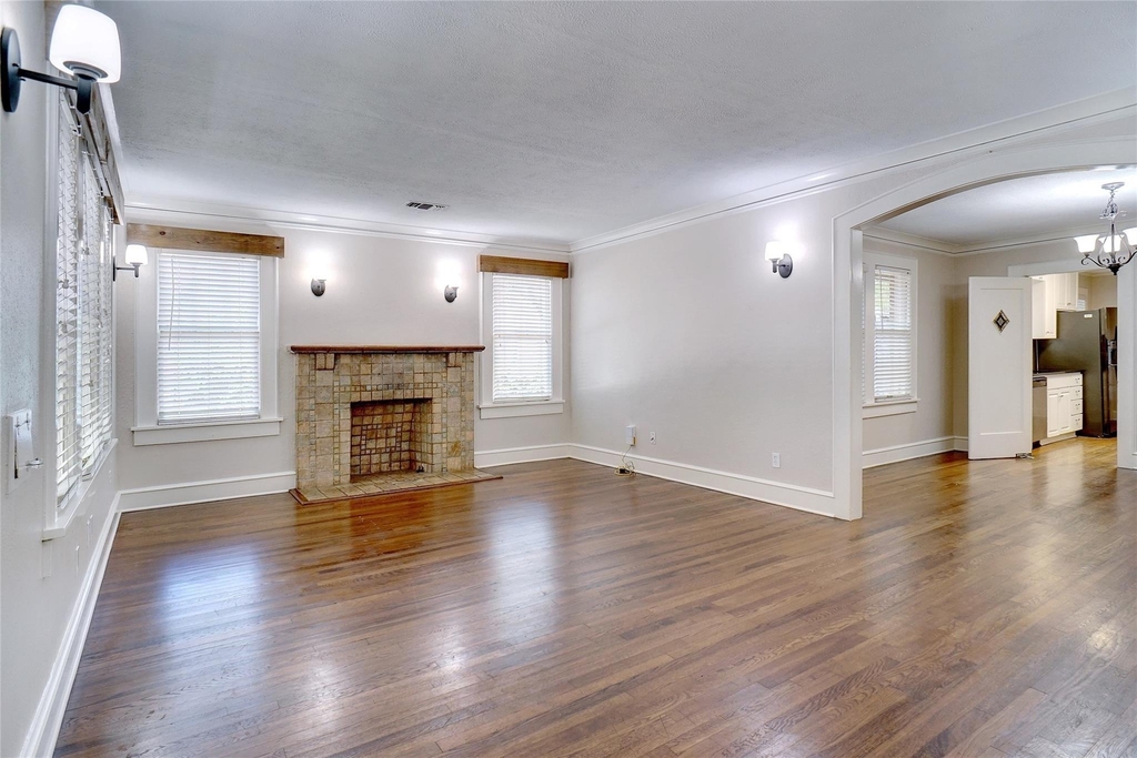3201 Cockrell Avenue - Photo 3