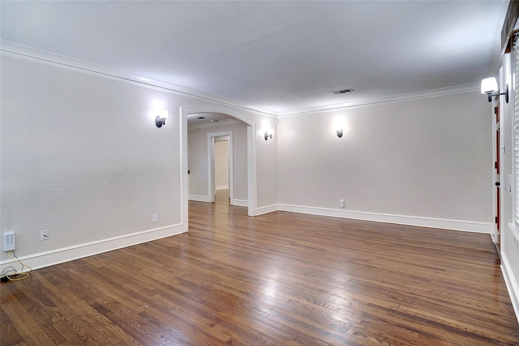 3201 Cockrell Avenue - Photo 6