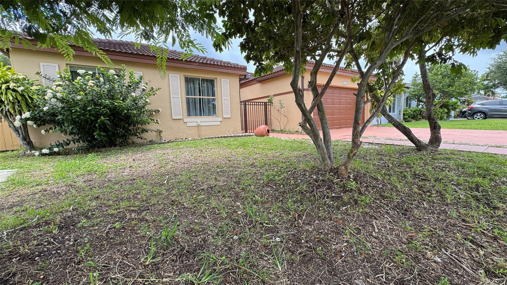 14332 Sw 163rd Street - Photo 2