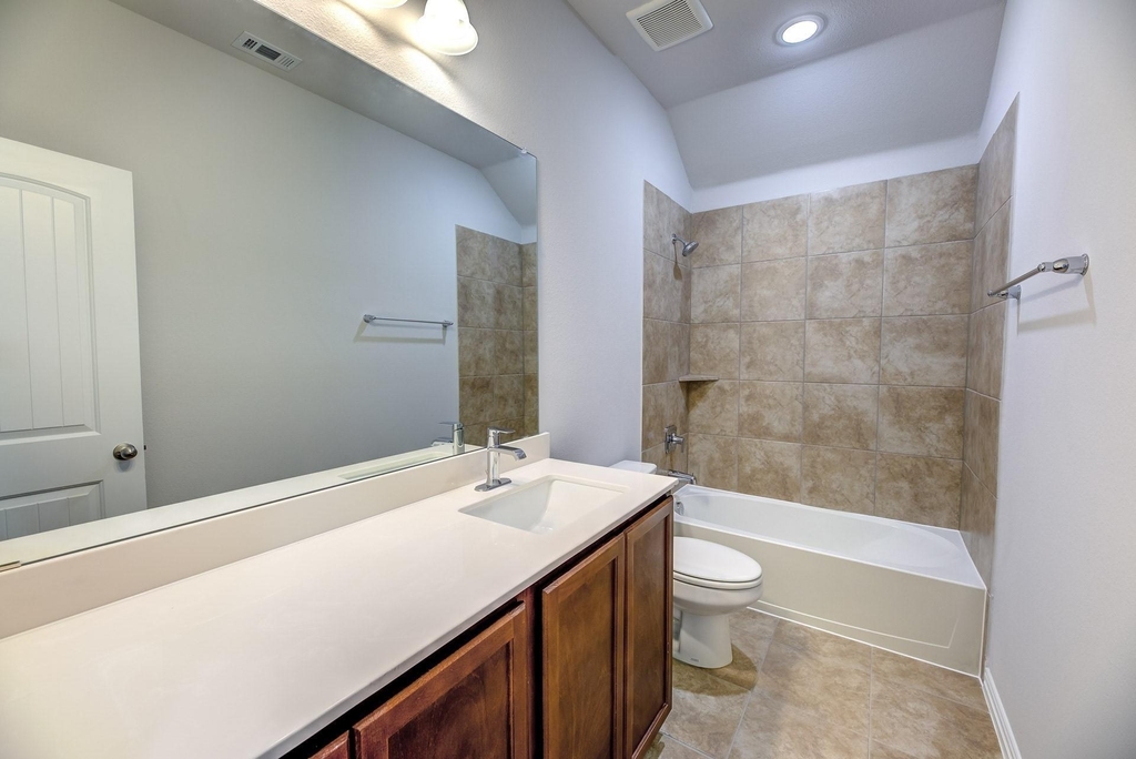 1012 Rosebay Drive - Photo 32