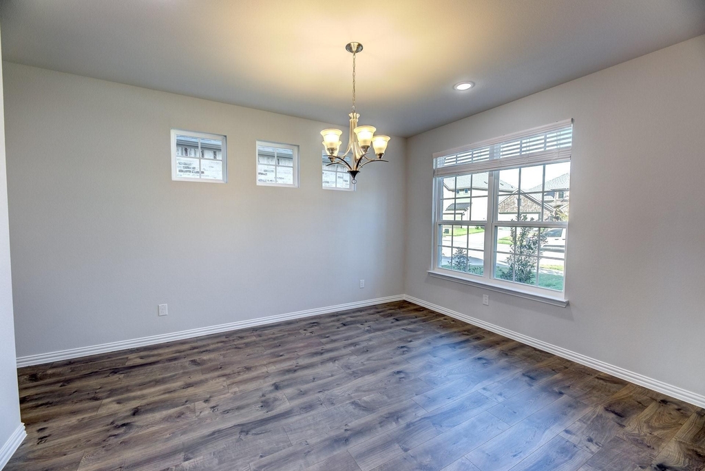 1012 Rosebay Drive - Photo 4