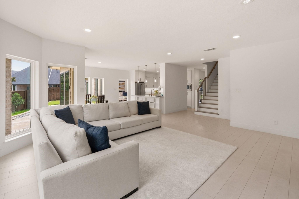 4805 Mill Creek Drive - Photo 8