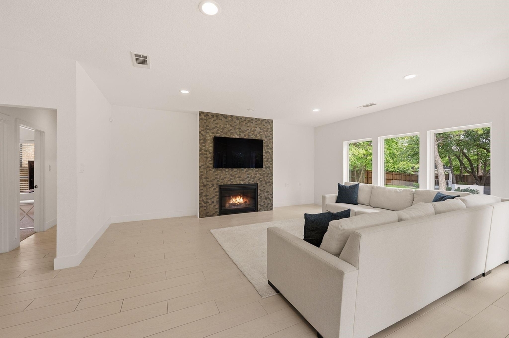 4805 Mill Creek Drive - Photo 7