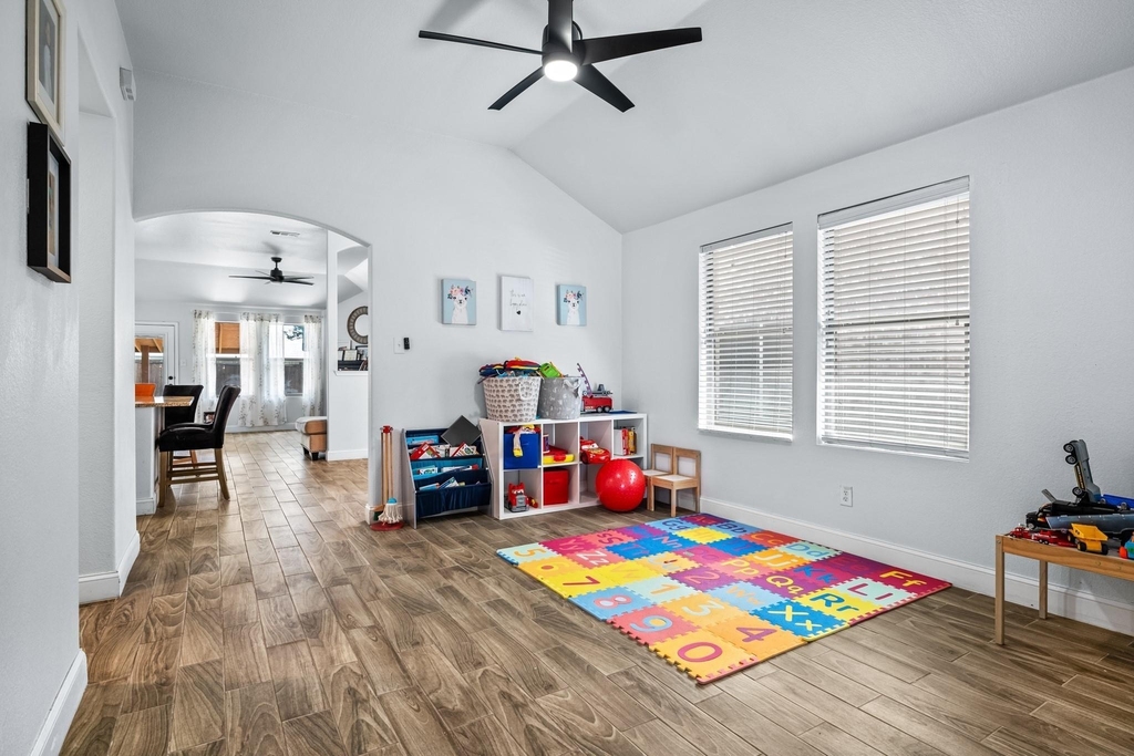 5540 Crestwood Drive - Photo 10