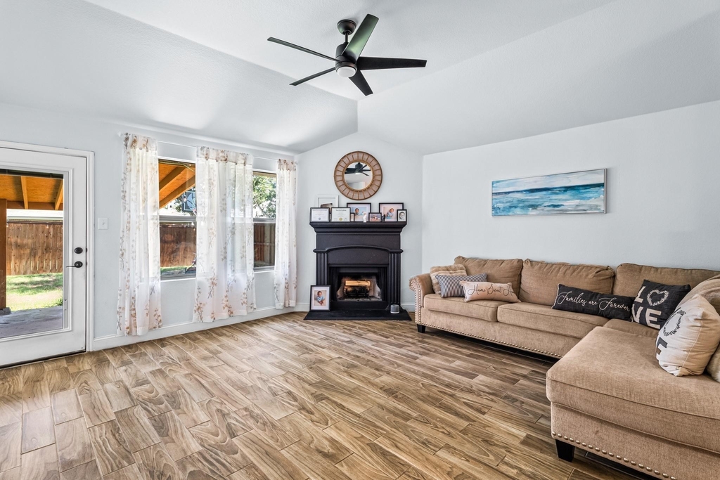 5540 Crestwood Drive - Photo 6