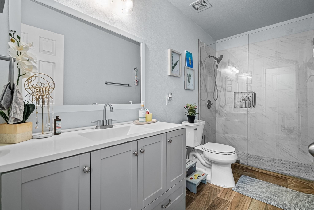5540 Crestwood Drive - Photo 13