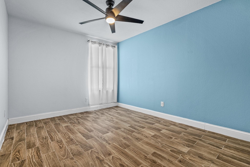 5540 Crestwood Drive - Photo 15