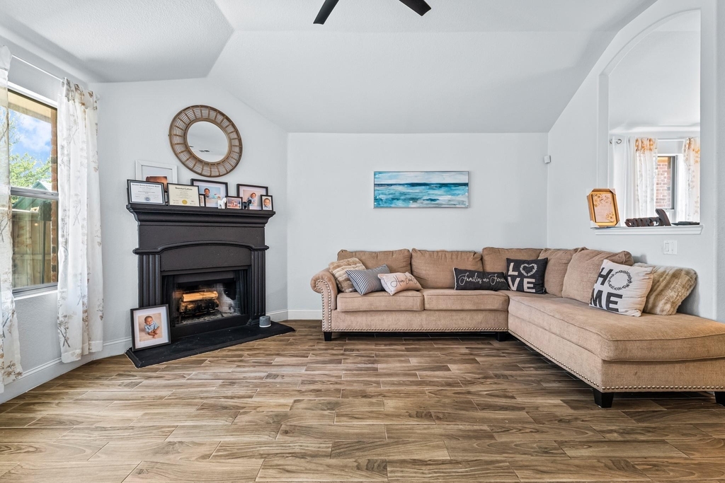 5540 Crestwood Drive - Photo 7